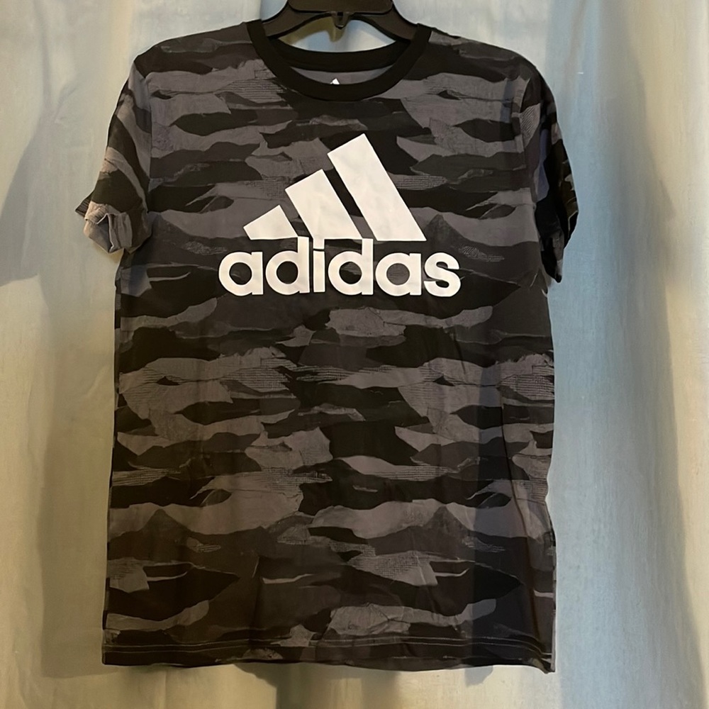 Boys adidas tee